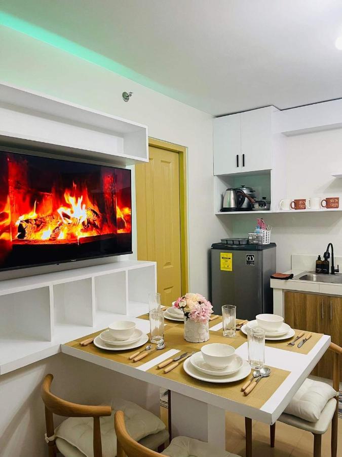 אילוילו Lovely 2 Bedroom Condo Unit מראה חיצוני תמונה