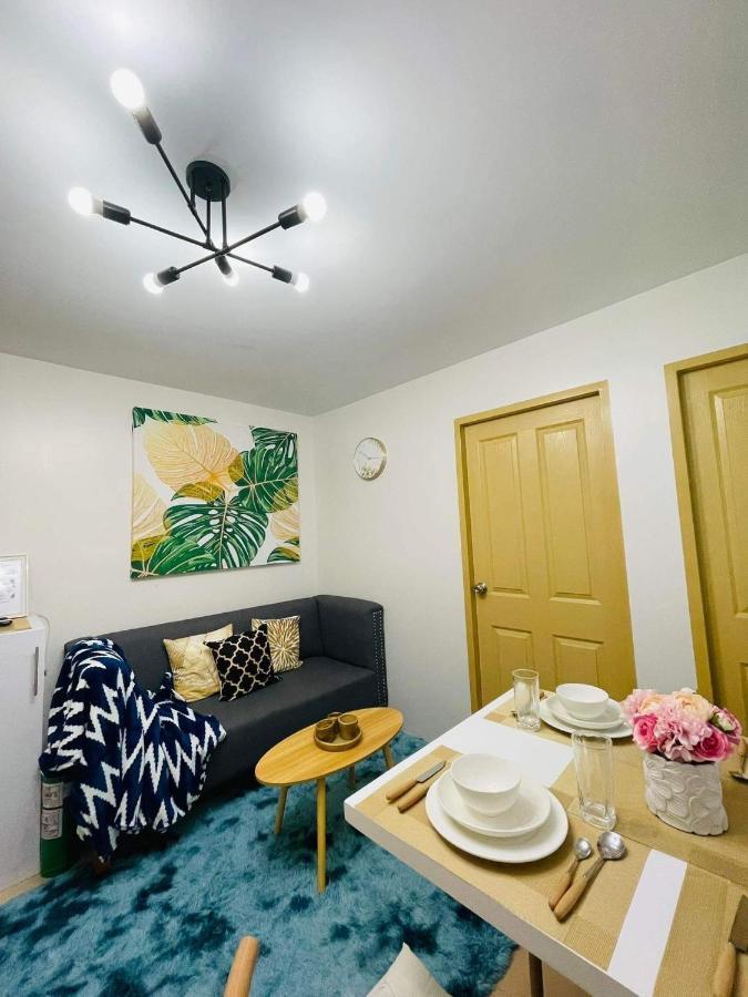 אילוילו Lovely 2 Bedroom Condo Unit מראה חיצוני תמונה