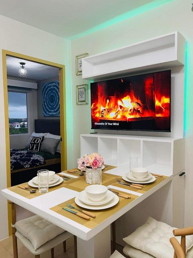 אילוילו Lovely 2 Bedroom Condo Unit מראה חיצוני תמונה